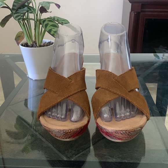 🔥1/2 of Summer Sale!🔥 MINNETONKA WOMEN'S KYLIE SANDAL - Picture 2 of 11